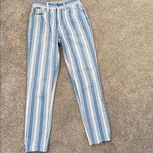 Stripped Jeans